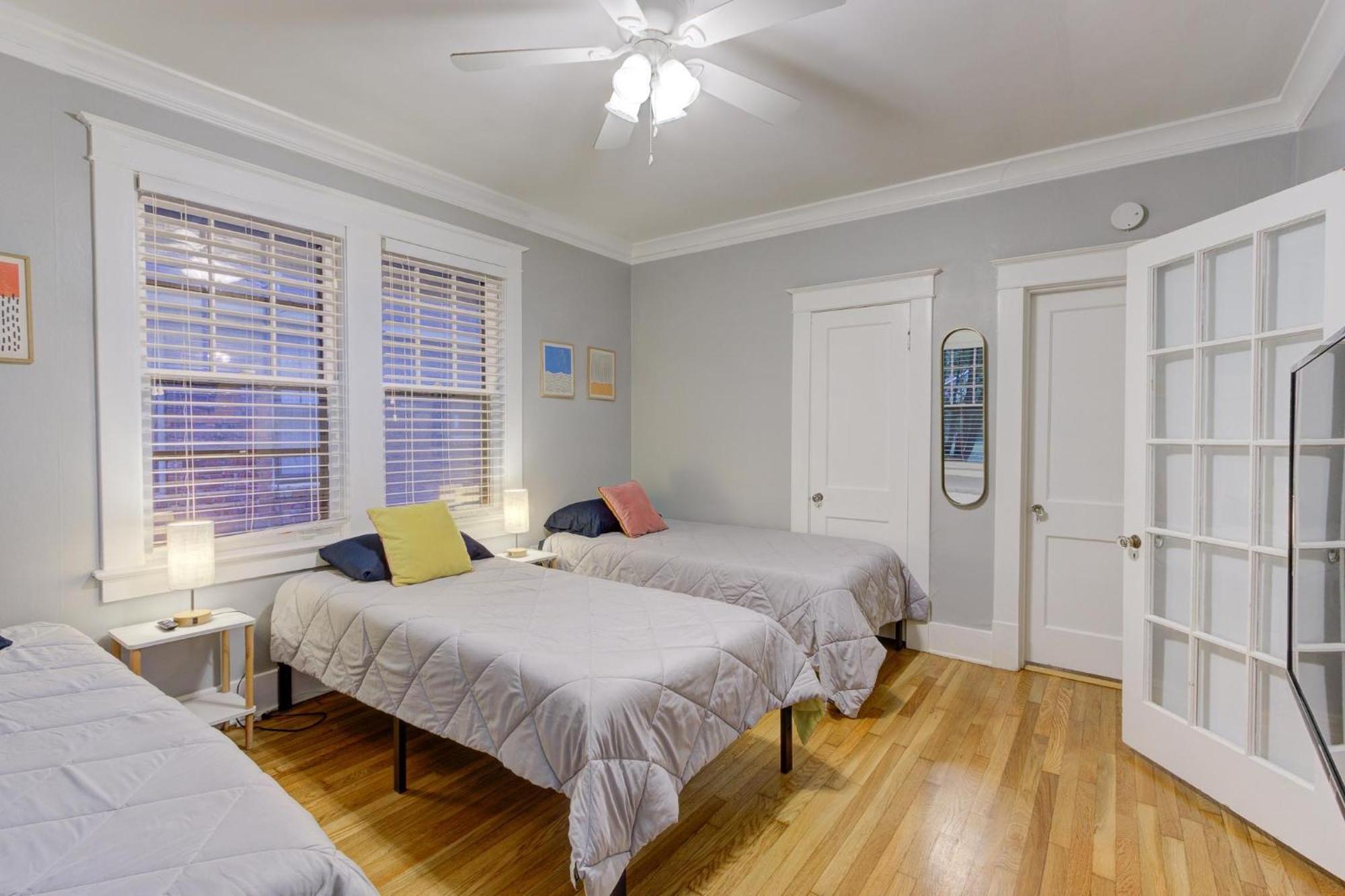 Spacious Bungalow With 6 Beds, Games, And Fire Pit - Close To Beale Street, Bbq, Graceland, & Liberty Bowl Memphis Eksteriør bilde